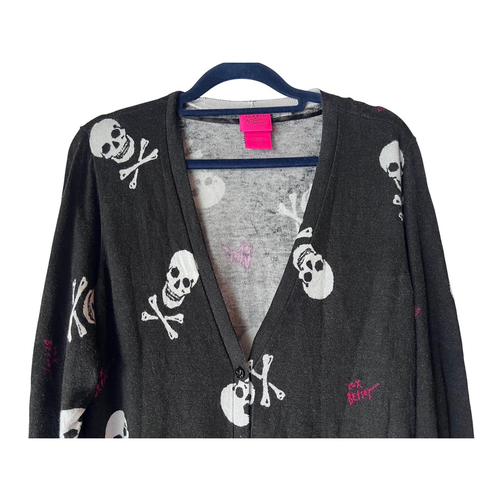 Torrid x Betsey Johnson Skull Crossbones Longline Cardigan Sweater Black Pink 1 - Picture 2 of 7